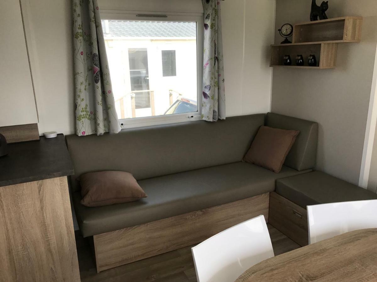 Caravan Middelkerke Hotel Bagian luar foto