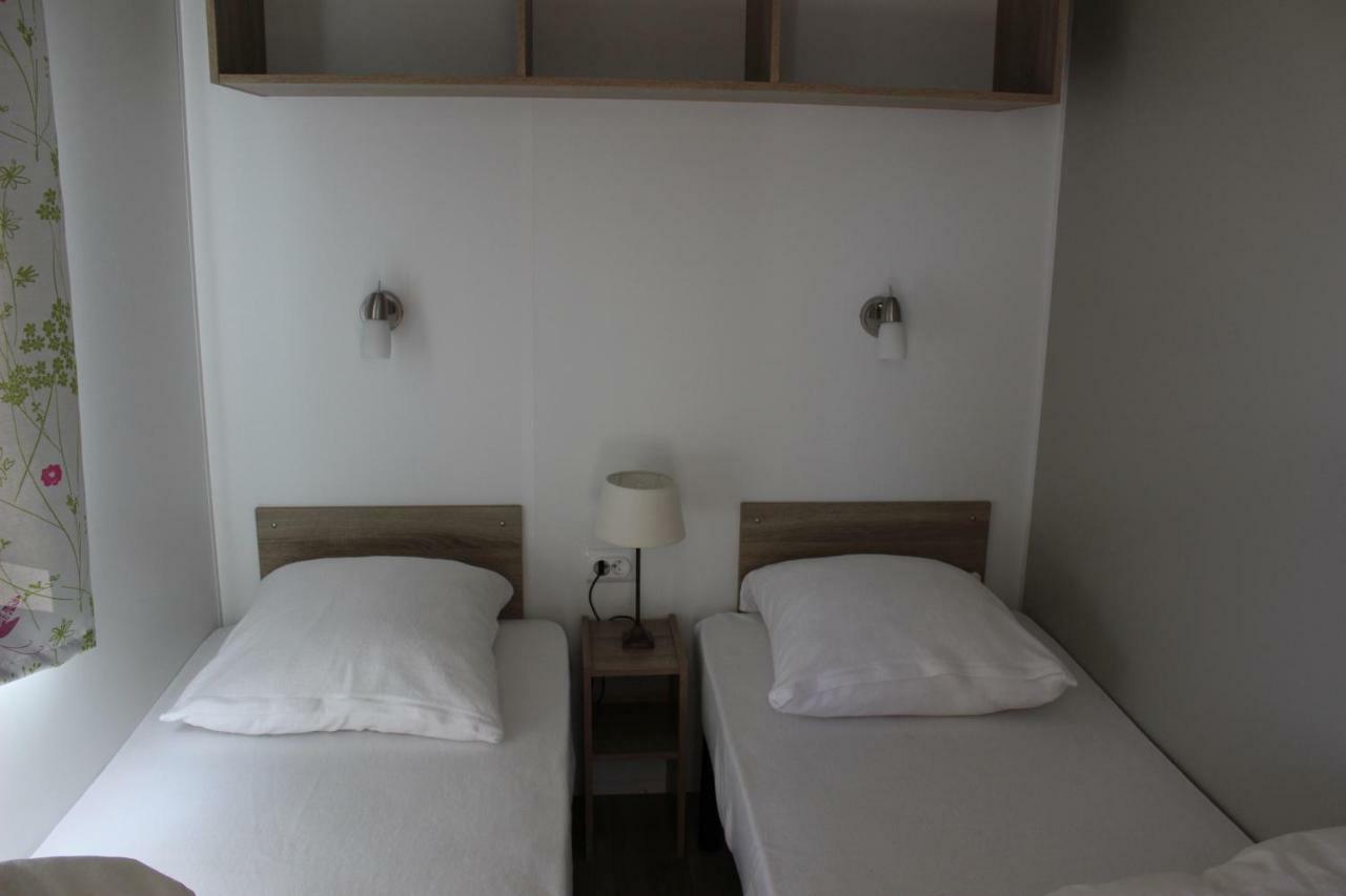 Caravan Middelkerke Hotel Bagian luar foto