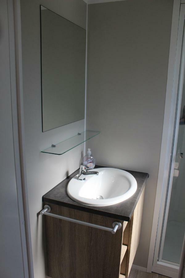 Caravan Middelkerke Hotel Bagian luar foto